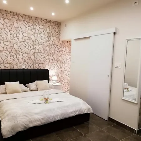 Апартаменты Elegnace Old Town