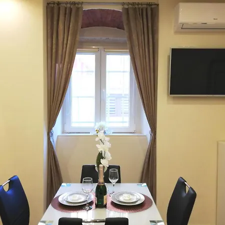 Апартаменты Elegnace Old Town