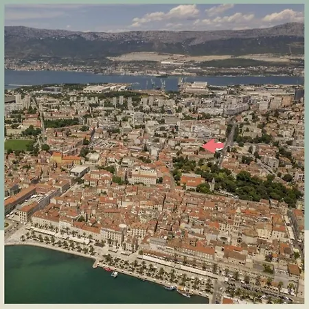 Elegnace Old Town Апартаменты Сплит